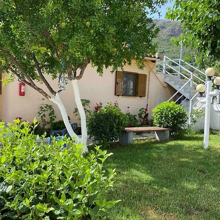 Garden Rooms Himare Exterior photo