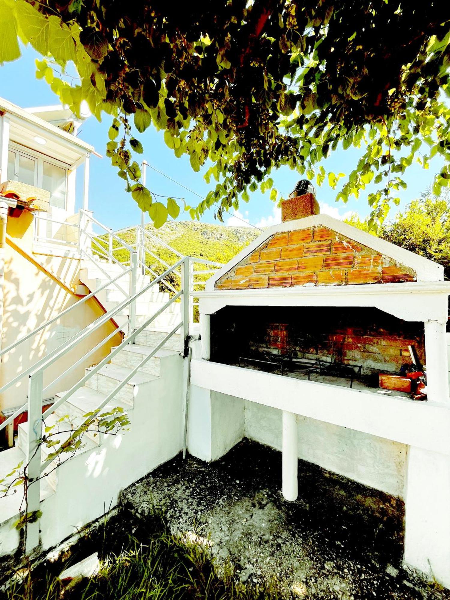 Garden Rooms Himare Exterior photo