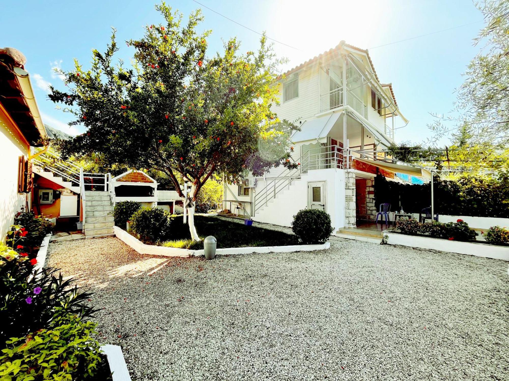 Garden Rooms Himare Exterior photo